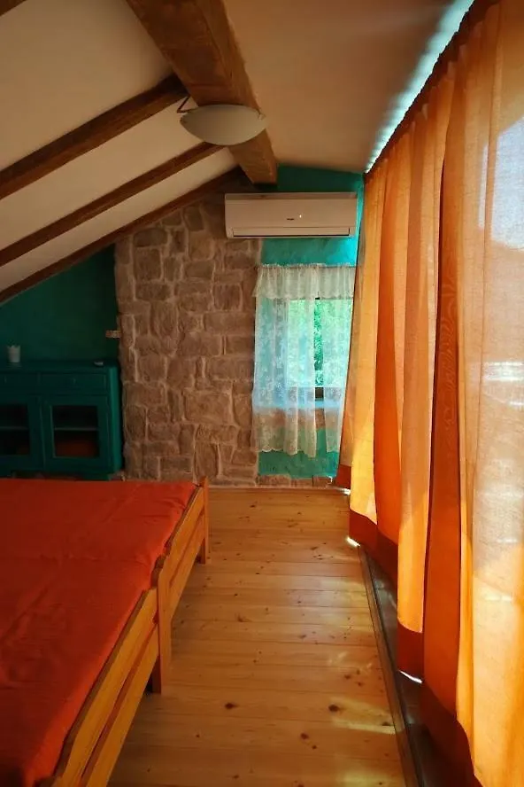 Holiday Home Cres Štivan Casa di campagna